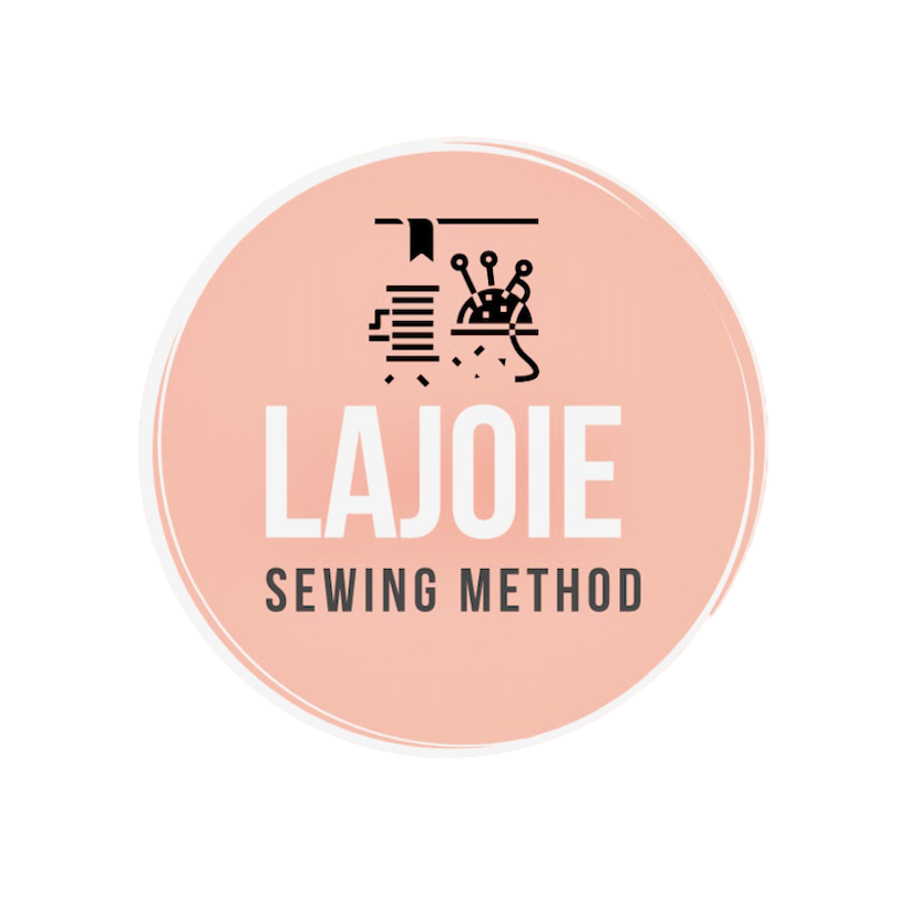 Logo lajoiesewingmethod, logo rose avec écriture en blanche et bleu foncé. La Réole Bordeaux Langon Paris Lyon Marseille Lille Nantes Rennes Strasbourg